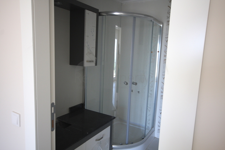 شقق ضمن مجمع سكني قيد الإنشاء في منطقة لارا – أنطاليا 