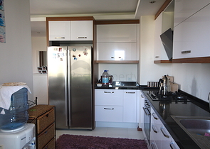 شقق ضمن مجمع سكني قيد الإنشاء في منطقة لارا – أنطاليا 