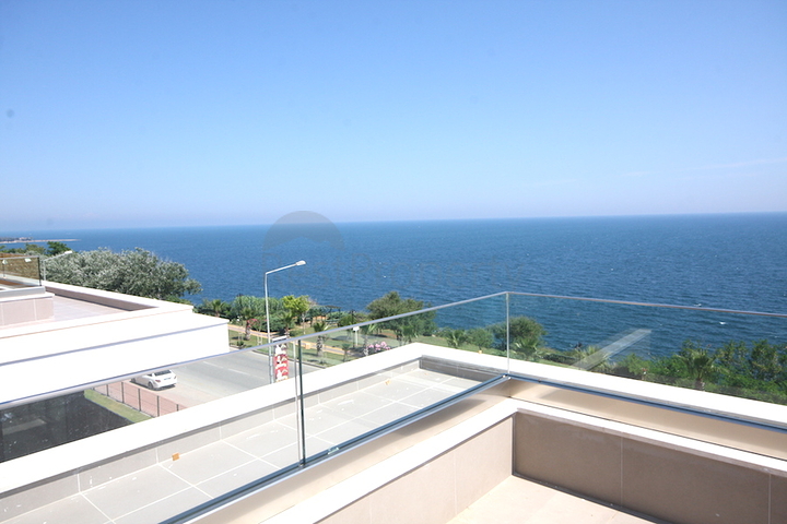 مجمع سكني قيد الإنشاء بإطلالات بحرية في منطقة لارا – أنطاليا