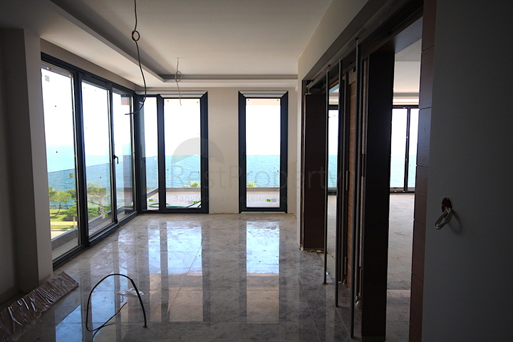 مجمع سكني قيد الإنشاء بإطلالات بحرية في منطقة لارا – أنطاليا