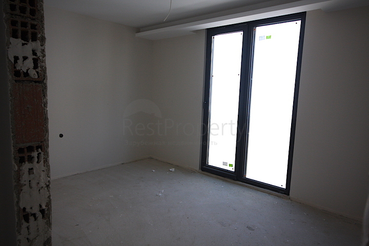 مجمع سكني قيد الإنشاء بإطلالات بحرية في منطقة لارا – أنطاليا