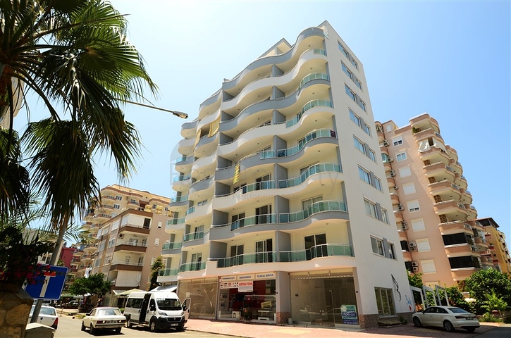 شقق على مسافة قريبة من البحر في منطقة محمود لار – ألانيا 