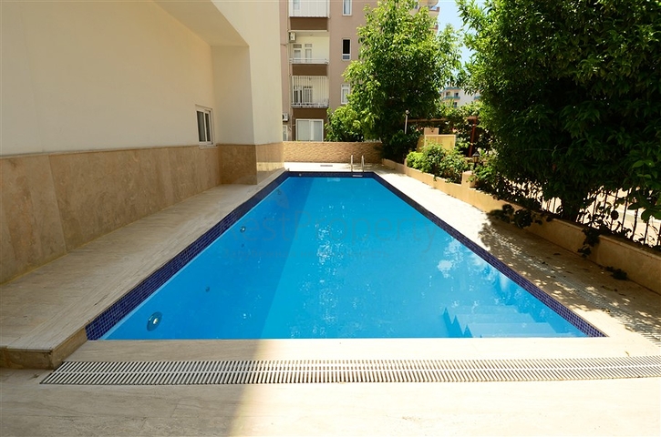 شقق على مسافة قريبة من البحر في منطقة محمود لار – ألانيا 