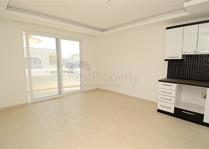 شقق على مسافة قريبة من البحر في منطقة محمود لار – ألانيا 