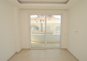 شقق على مسافة قريبة من البحر في منطقة محمود لار – ألانيا 