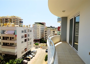 شقق على مسافة قريبة من البحر في منطقة محمود لار – ألانيا 