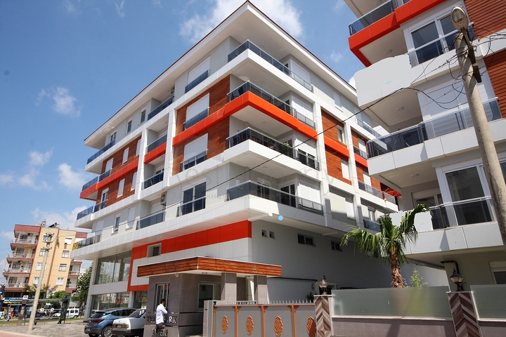 شقق ضمن مجمع سكني حديث وسط مدينة انطاليا