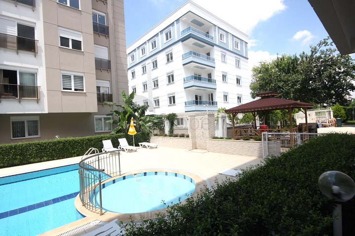 شقق ضمن مجمع سكني في مركز مدينة أنطاليا 