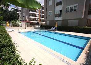 شقق ضمن مجمع سكني في مركز مدينة أنطاليا 