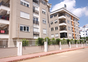 شقق ضمن مجمع سكني في مركز مدينة أنطاليا 