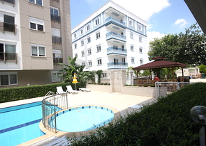 شقق ضمن مجمع سكني في مركز مدينة أنطاليا 