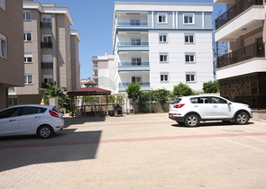 شقق ضمن مجمع سكني في مركز مدينة أنطاليا 