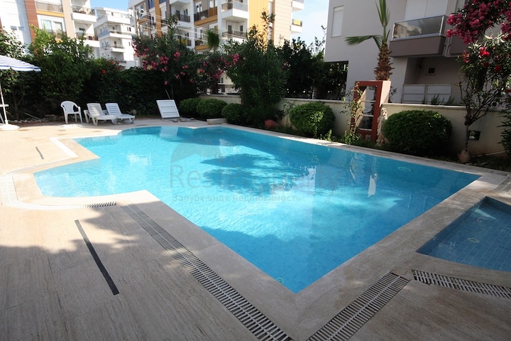 شقة مفروشة ضمن حي ليمان من منطقة كونيالتي – انطاليا 