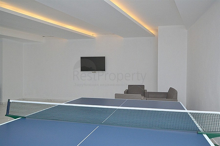 مجمع حديث على ساحل المتوسط في منطقة محمود لار – ألانيا 