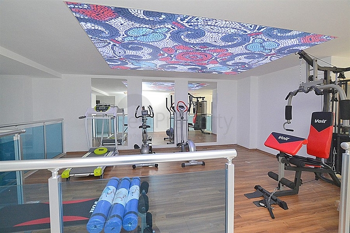 مجمع حديث على ساحل المتوسط في منطقة محمود لار – ألانيا 