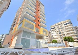 مجمع حديث على ساحل المتوسط في منطقة محمود لار – ألانيا 