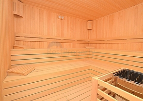 مجمع حديث على ساحل المتوسط في منطقة محمود لار – ألانيا 