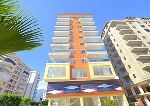 مجمع حديث على ساحل المتوسط في منطقة محمود لار – ألانيا 