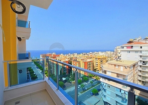 مجمع حديث على ساحل المتوسط في منطقة محمود لار – ألانيا 