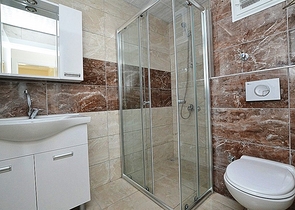 مجمع حديث على ساحل المتوسط في منطقة محمود لار – ألانيا 