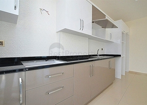 مجمع حديث على ساحل المتوسط في منطقة محمود لار – ألانيا 