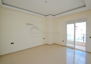 مجمع حديث على ساحل المتوسط في منطقة محمود لار – ألانيا 