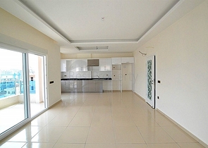 مجمع حديث على ساحل المتوسط في منطقة محمود لار – ألانيا 