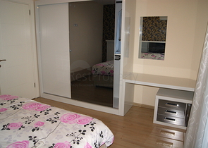 شقة مفروشة بتخطيط 2+1 ضمن حي ليمان من منطقة كونيالتي – أنطاليا