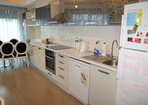 شقة مفروشة بتخطيط 2+1 ضمن حي ليمان من منطقة كونيالتي – أنطاليا