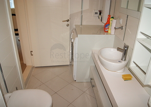 شقة مفروشة بتخطيط 2+1 ضمن حي ليمان من منطقة كونيالتي – أنطاليا