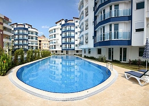 شقة مفروشة بتخطيط 2+1 ضمن حي ليمان من منطقة كونيالتي – أنطاليا