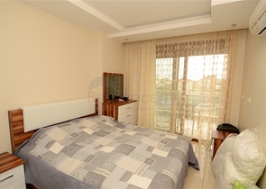 شقة ضمن مجمع مع بنية تحتية ممتازة في منطقة جيكجيلي – ألانيا 