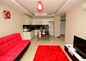 شقة ضمن مجمع مع بنية تحتية ممتازة في منطقة جيكجيلي – ألانيا 