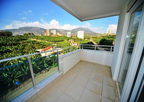 شقة بمناظر طبيعية جبلية في منطقة محمود لار – ألانيا 