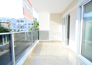 شقق سكنية وسط مركز مدينة ألانيا السياحية