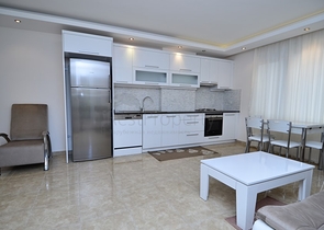 شقق سكنية وسط مركز مدينة ألانيا السياحية