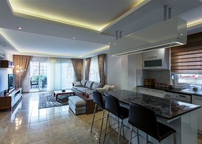 شقق سكنية وسط مركز مدينة ألانيا السياحية