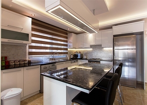 شقق سكنية وسط مركز مدينة ألانيا السياحية