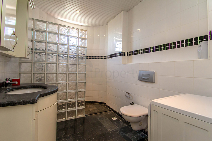 فيلا مميزة بإطلالات ساحرة في مركز ألانيا