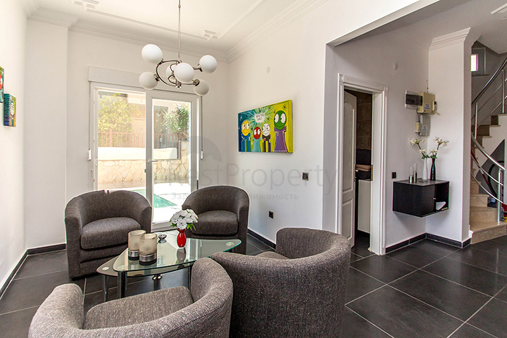 فيلا مميزة بإطلالات ساحرة في مركز ألانيا