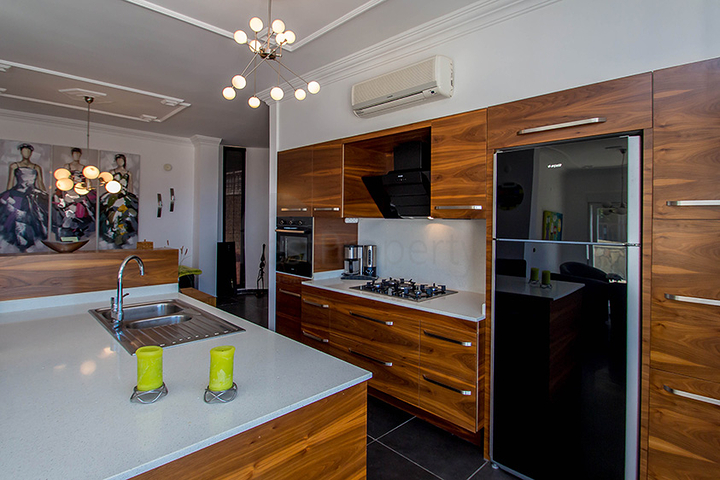 فيلا مميزة بإطلالات ساحرة في مركز ألانيا