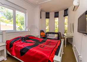 فيلا مميزة بإطلالات ساحرة في مركز ألانيا