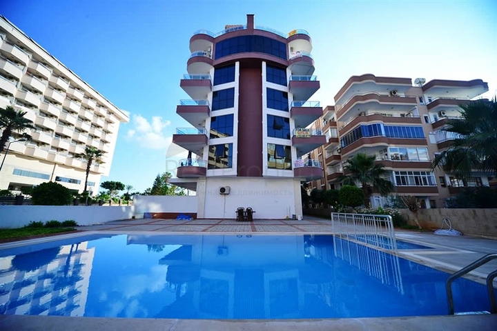 شقة مفروشة بمسافة 25 متر عن شاطئ البحر في منطقة محمود لار – ألانيا