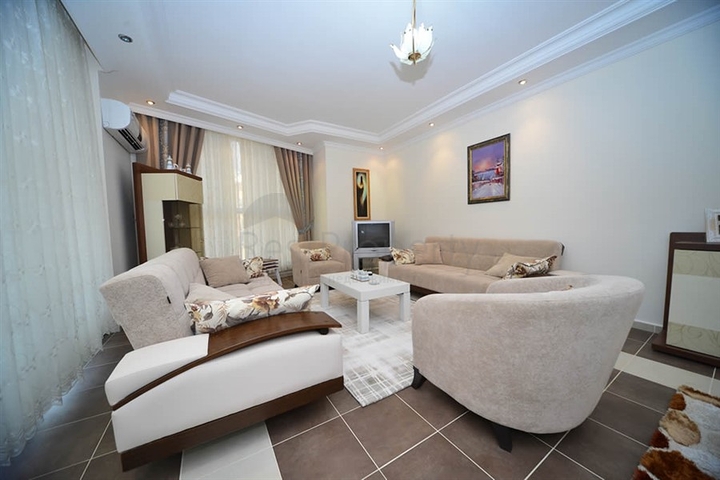 شقة مفروشة بمسافة 25 متر عن شاطئ البحر في منطقة محمود لار – ألانيا