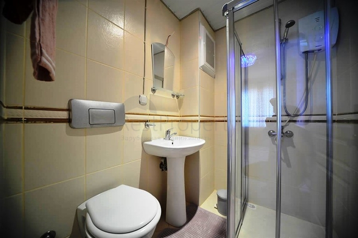 شقة مفروشة بمسافة 25 متر عن شاطئ البحر في منطقة محمود لار – ألانيا