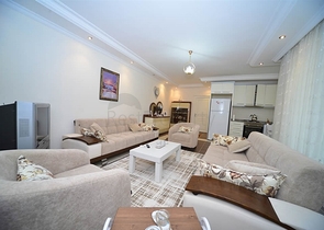 شقة مفروشة بمسافة 25 متر عن شاطئ البحر في منطقة محمود لار – ألانيا