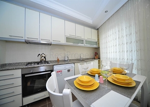 شقة مفروشة بمسافة 25 متر عن شاطئ البحر في منطقة محمود لار – ألانيا