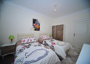 شقة مفروشة بمسافة 25 متر عن شاطئ البحر في منطقة محمود لار – ألانيا