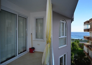 شقة مفروشة بمسافة 25 متر عن شاطئ البحر في منطقة محمود لار – ألانيا