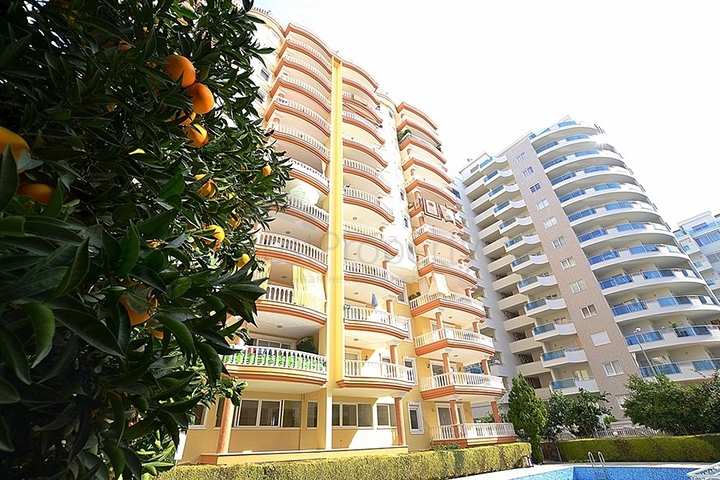 شقة واسعة على بعد 300 متر عن شاطئ البحر في منطقة محمود لار – ألانيا